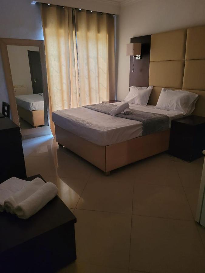 Guest House La Plaza Luanda Bagian luar foto