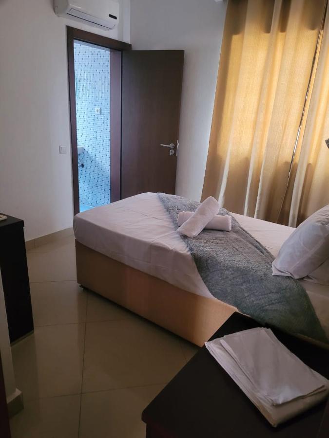 Guest House La Plaza Luanda Bagian luar foto