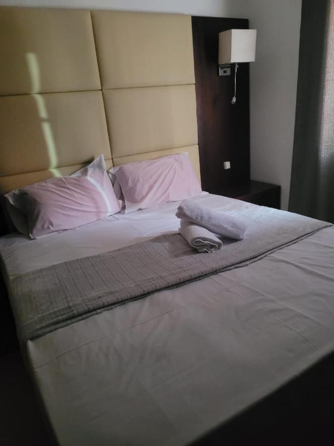 Guest House La Plaza Luanda Bagian luar foto